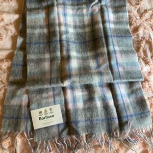 Beautiful Barbour penshaw check scarf